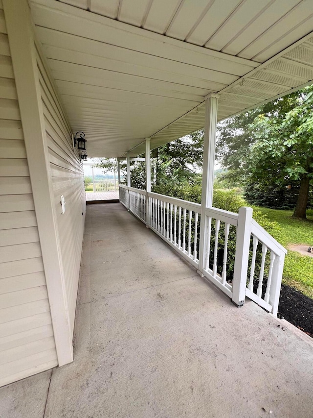 20600 Hellwig Rd, Utica, OH 43080 - view of patio