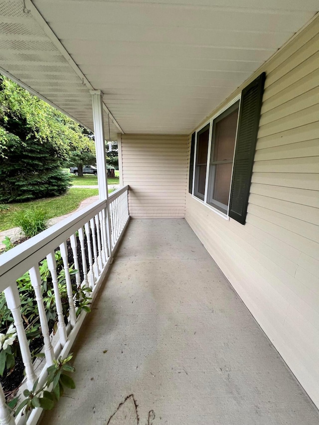 20600 Hellwig Rd, Utica, OH 43080 - view of covered porch