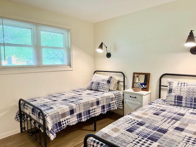 1855 Itawamba Trl, London, OH 43140 - bedroom featuring dark wood finished floors and baseboards