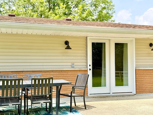 1855 Itawamba Trl, London, OH 43140 - view of patio / terrace with outdoor dining area