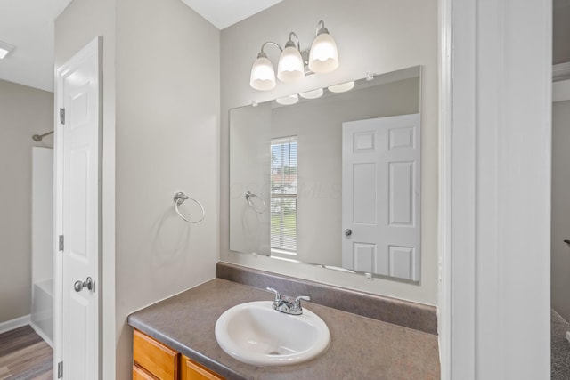 845 Bennett St, Marion, OH 43302 - bathroom with vanity and washtub / shower combination