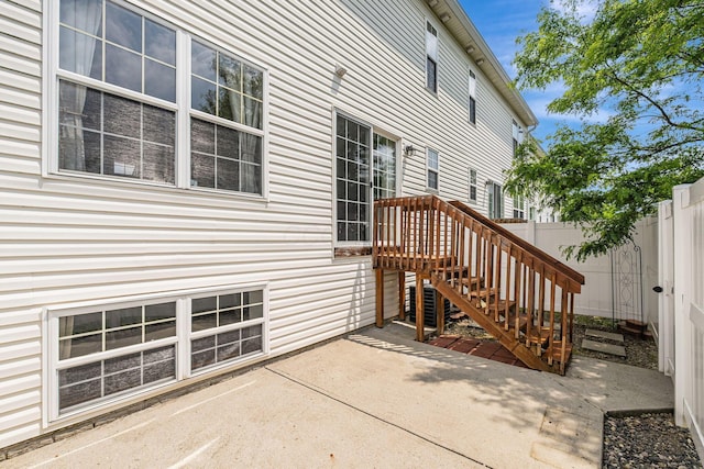 8281 Deering Oaks Dr, Blacklick, OH 43004 - fenced backyard with a patio