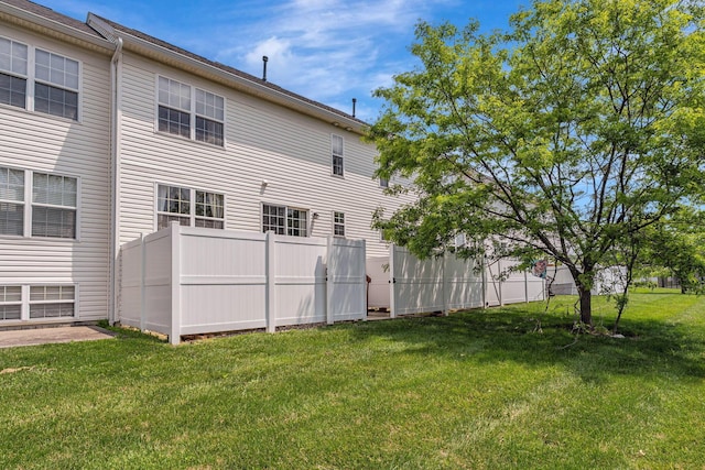 8281 Deering Oaks Dr, Blacklick, OH 43004 - view of back of property