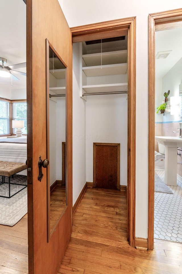 525 E Como Ave, Columbus, OH 43202 - view of closet