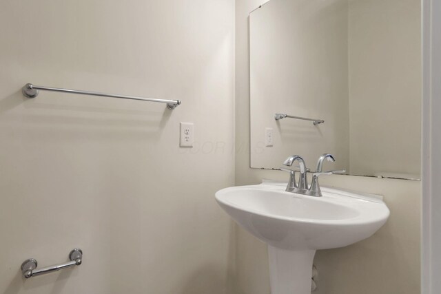 1137 Legacy Ln, Pataskala, OH 43062 - view of bathroom
