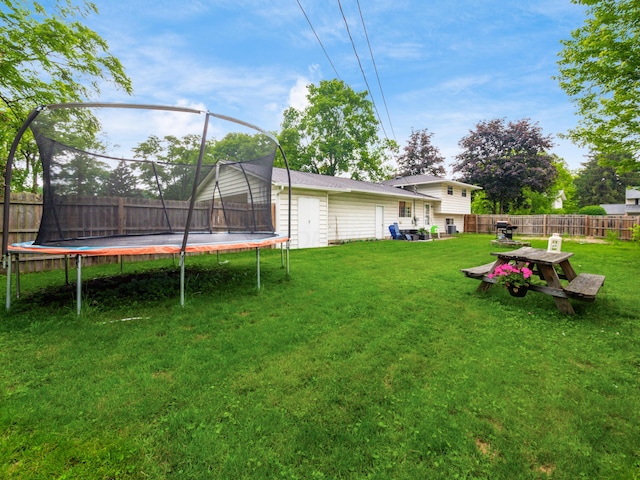 334 Wittenberg St, Columbus, OH 43230 - view of yard with a trampoline