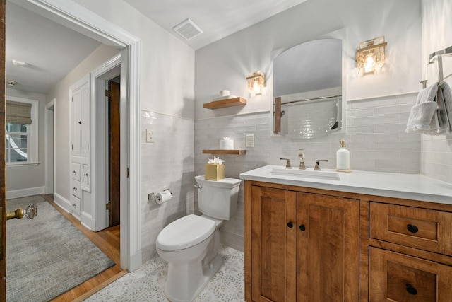 137 E Torrence Rd, Columbus, OH 43214 - bathroom featuring vanity and toilet