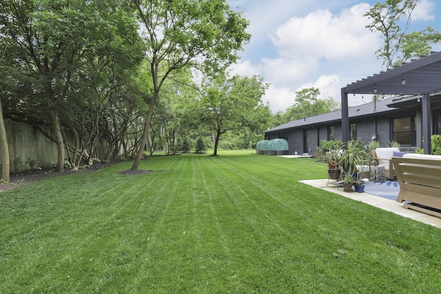 29 Pocono Rd, Columbus, OH 43235 - view of yard with a patio area