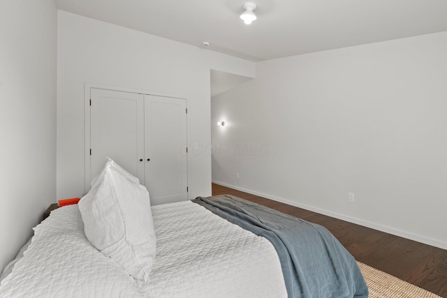 7931 Concord Rd, Johnstown, OH 43031 - bedroom with wood finished floors and a closet