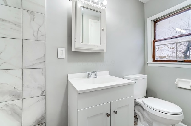 1011 Mcclelland Ave, Columbus, OH 43211 - bathroom with vanity and toilet