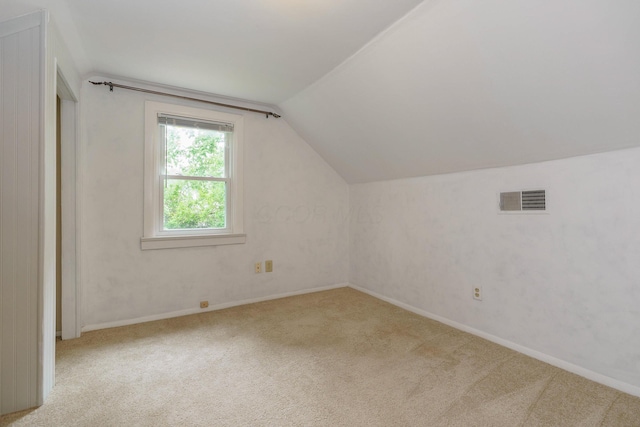 966 Chambers Cir, Columbus, OH 43212 - bonus room featuring carpet, lofted ceiling, and baseboards