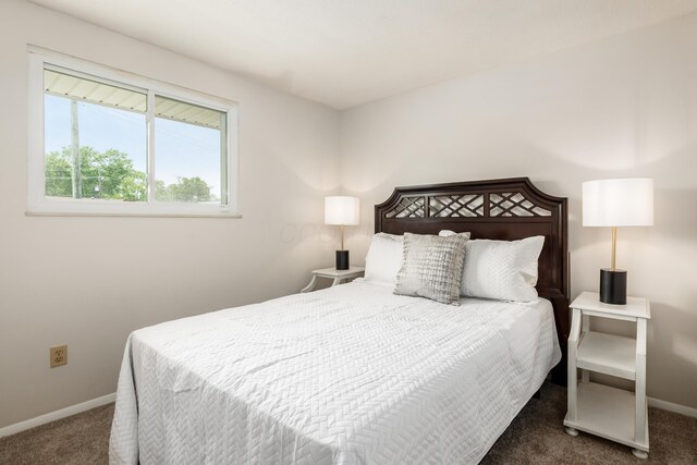 2142 Balford Sq W, Columbus, OH 43232 - bedroom with carpet and baseboards