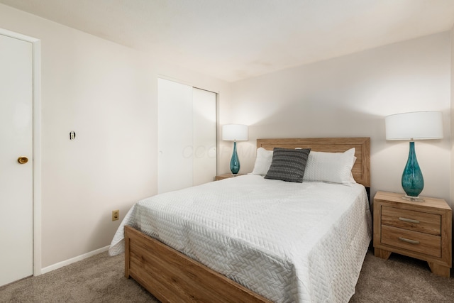 2142 Balford Sq W, Columbus, OH 43232 - carpeted bedroom with a closet and baseboards