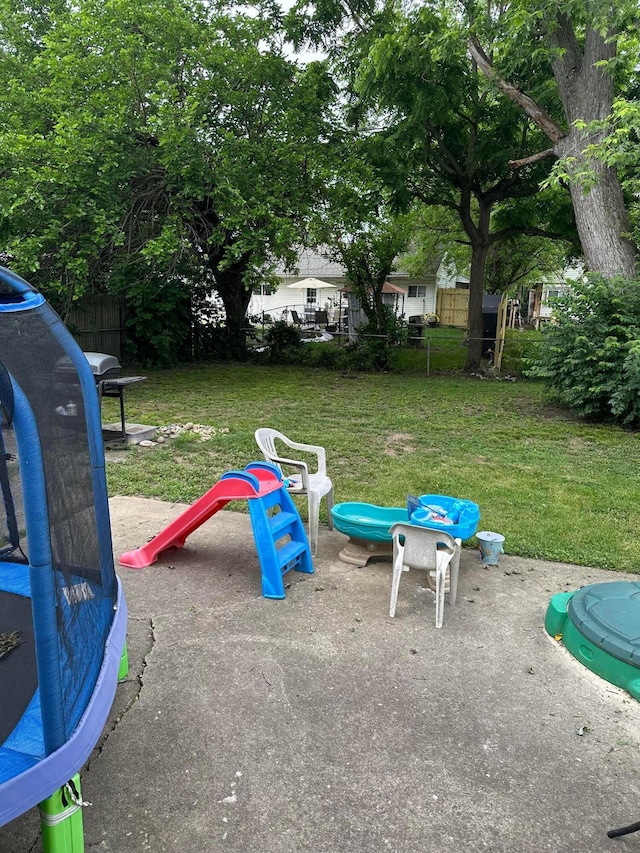803 Demorest Rd, Columbus, OH 43204 - view of yard with a patio