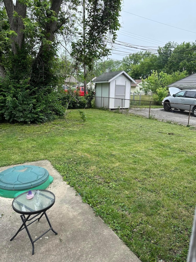 803 Demorest Rd, Columbus, OH 43204 - view of yard