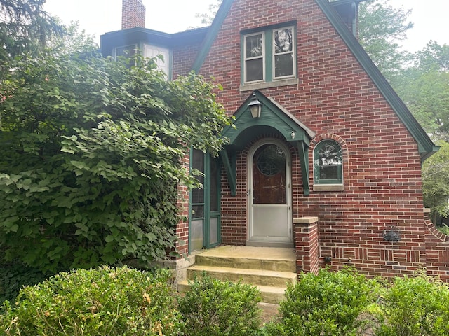 979 S Cassingham Rd, Columbus, OH 43209 - photo 1