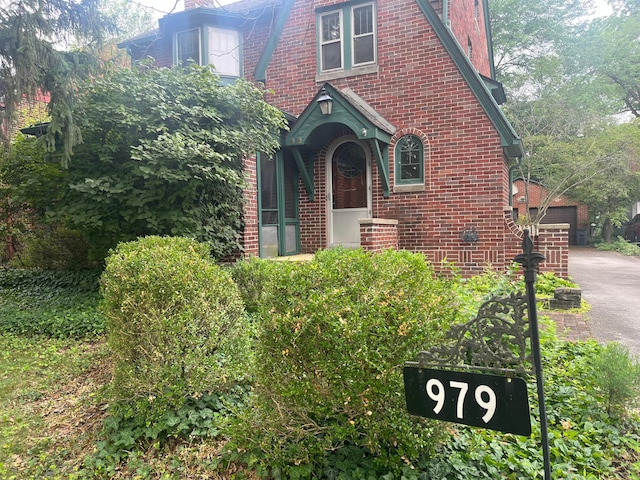 979 S Cassingham Rd, Columbus, OH 43209 - photo 9