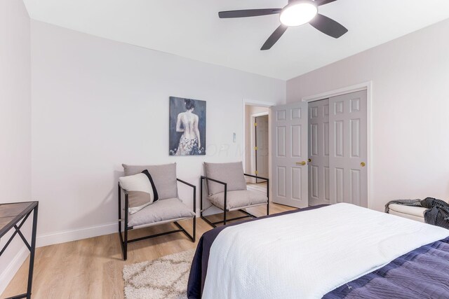 72 Avondale Ave, Columbus, OH 43222 - bedroom featuring light wood-style floors, a closet, and ceiling fan