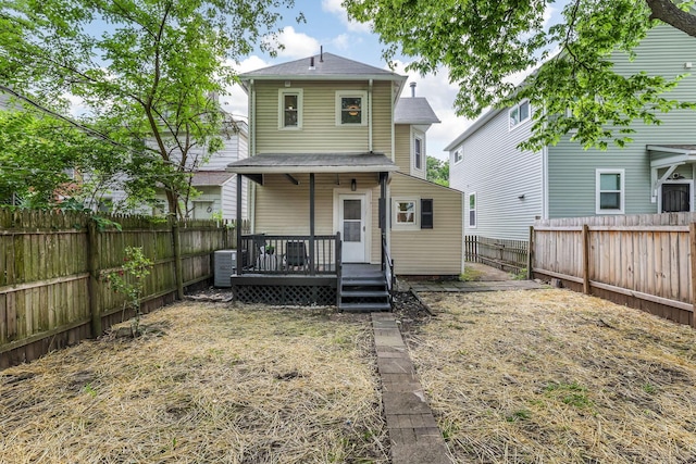 72 Avondale Ave, Columbus, OH 43222 - rear view of property featuring a fenced backyard