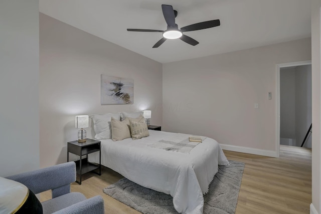 72 Avondale Ave, Columbus, OH 43222 - bedroom featuring light wood-type flooring and a ceiling fan