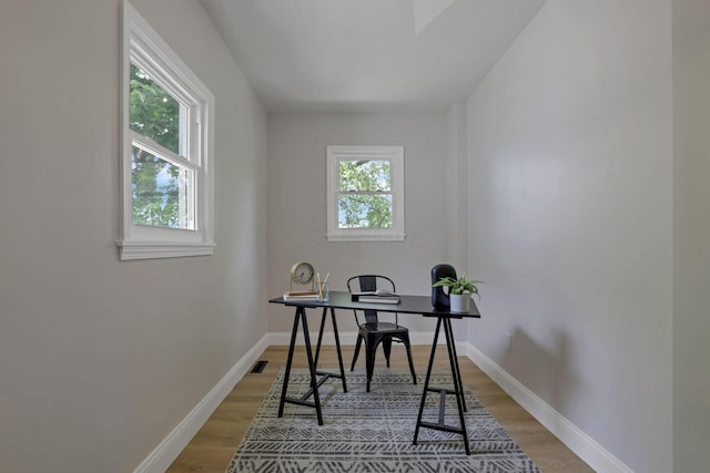 72 Avondale Ave, Columbus, OH 43222 - home office with light wood-style flooring