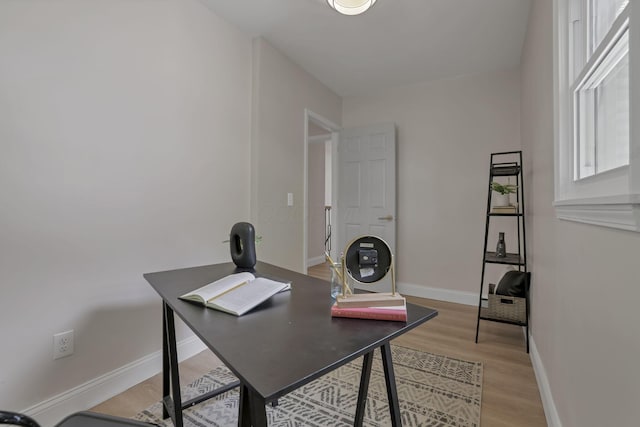 72 Avondale Ave, Columbus, OH 43222 - office space with light wood-style flooring and baseboards