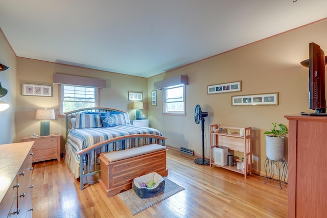 4909 Vanlear Rd, Columbus, OH 43229 - bedroom with light wood-style flooring and baseboards