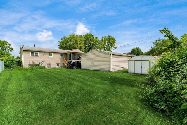 5045 Labelle Dr, Columbus, OH 43232 - back of property featuring a yard