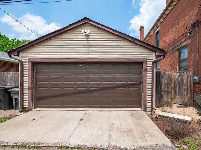 471 W 4th Ave, Columbus, OH 43201 - view of detached garage