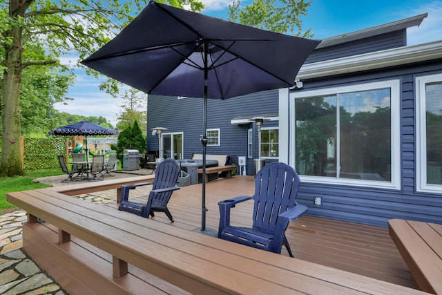 68 Nadine Pl N, Westerville, OH 43081 - deck with outdoor dining space and grilling area