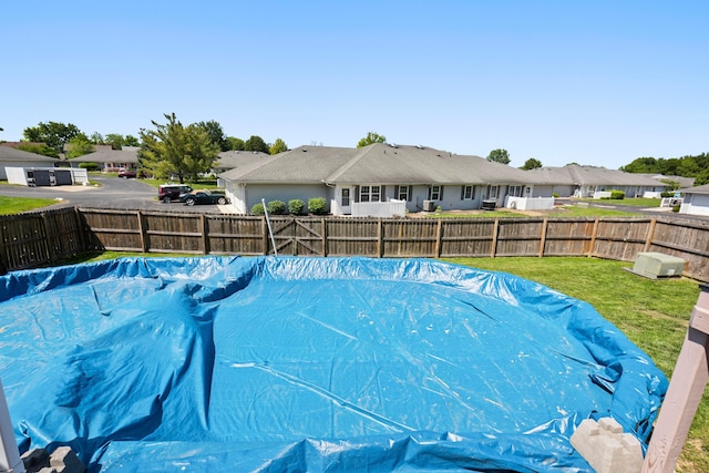 4686 Gilman Rd, Columbus, OH 43228 - view of swimming pool with a residential view