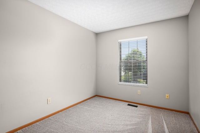 4686 Gilman Rd, Columbus, OH 43228 - carpeted empty room with baseboards