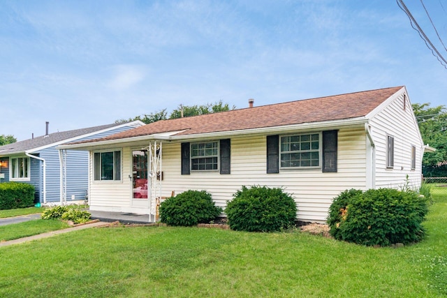 815 Savannah Dr, Columbus, OH 43228 - ranch-style home featuring a front lawn and roof with shingles