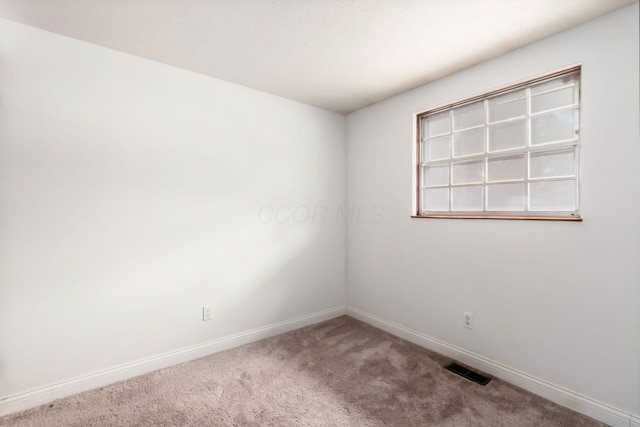 815 Savannah Dr, Columbus, OH 43228 - unfurnished room with carpet floors and baseboards
