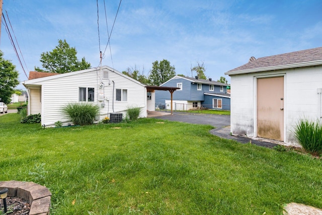 815 Savannah Dr, Columbus, OH 43228 - view of green lawn