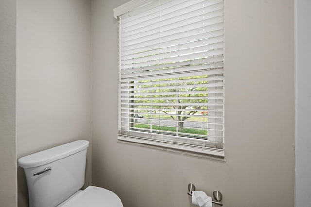 4150 Demorest Rd, Grove City, OH 43123 - bathroom featuring toilet