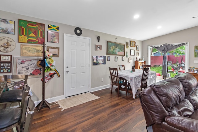 565 S Kellner Rd, Columbus, OH 43209 - living area with wood finished floors, baseboards, and recessed lighting