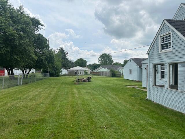135 Rumsey Rd, Columbus, OH 43207 - view of yard