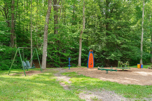 82 Pineywood Trl, Logan, OH 43138