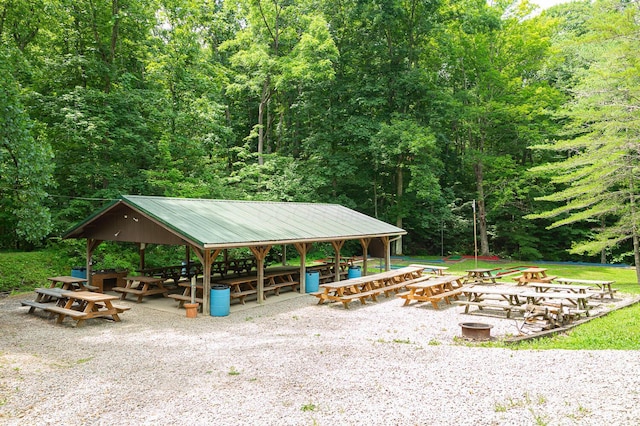 82 Pineywood Trl, Logan, OH 43138
