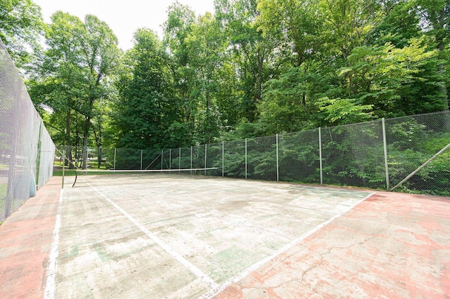 82 Pineywood Trl, Logan, OH 43138