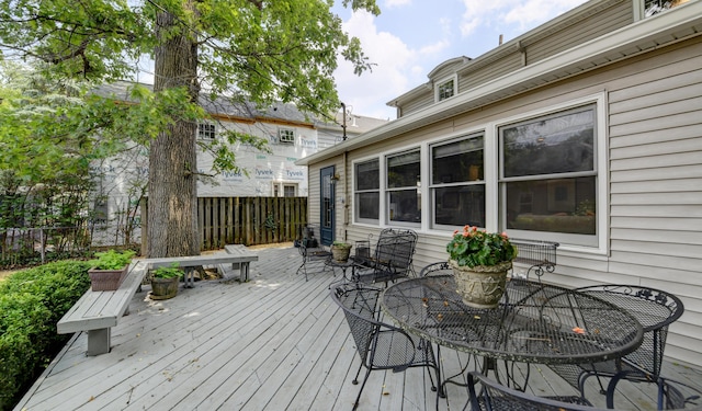 259 N Stanwood Rd, Columbus, OH 43209 - wooden terrace featuring outdoor dining area