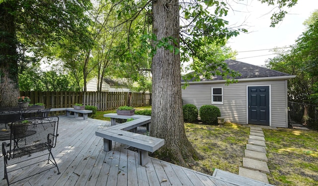 259 N Stanwood Rd, Columbus, OH 43209 - wooden deck with an outdoor structure