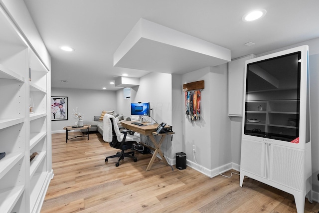 1572 Barrington Rd, Upper Arlington, OH 43221 - office space featuring light wood finished floors, baseboards, and recessed lighting