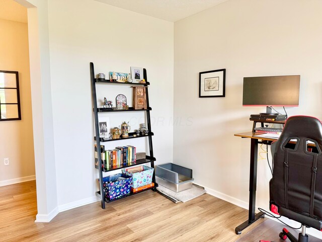 3895 Brody Dr, Grove City, OH 43123 - office space with wood finished floors and baseboards