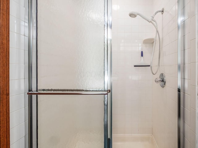 5434 Flat Head Ct, Columbus, OH 43230 - bathroom featuring a stall shower
