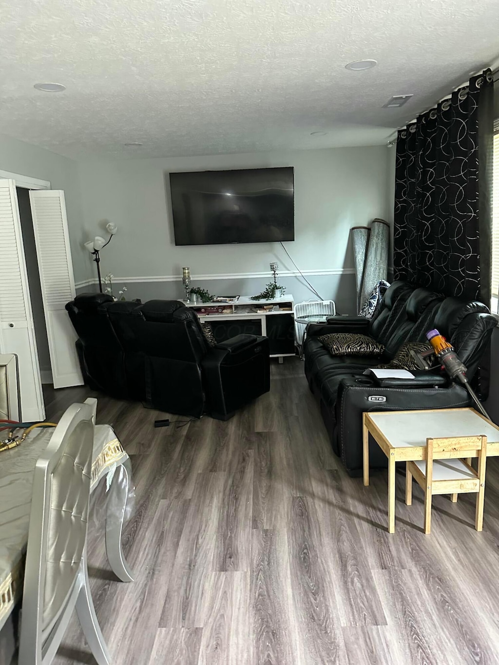 2568-2574 Clybourne Rd, Columbus, OH 43231 - photo 2