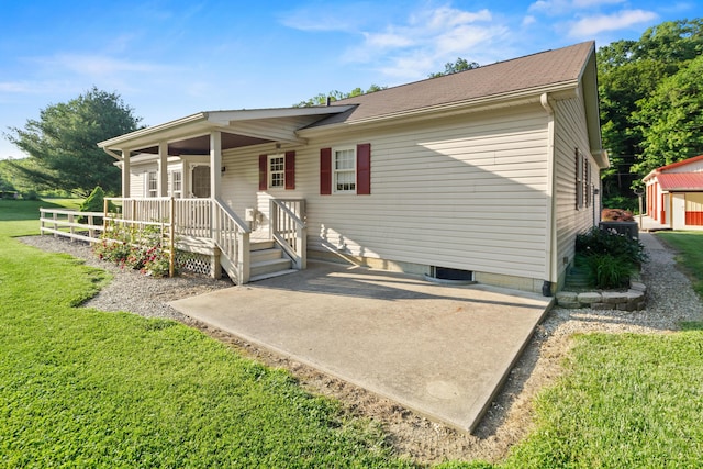 3040 Seney Rd Unit 912, Chillicothe, OH 45601 - view of front of home featuring a front yard and covered porch