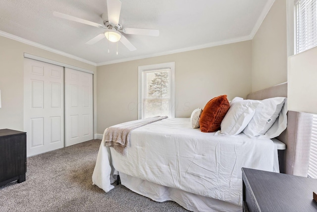 2509 Perdue Ave, Columbus, OH 43211 - carpeted bedroom featuring ornamental molding, a closet, and ceiling fan