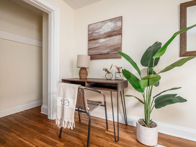 1156 S Champion Ave, Columbus, OH 43206 - detailed view of baseboards and wood finished floors